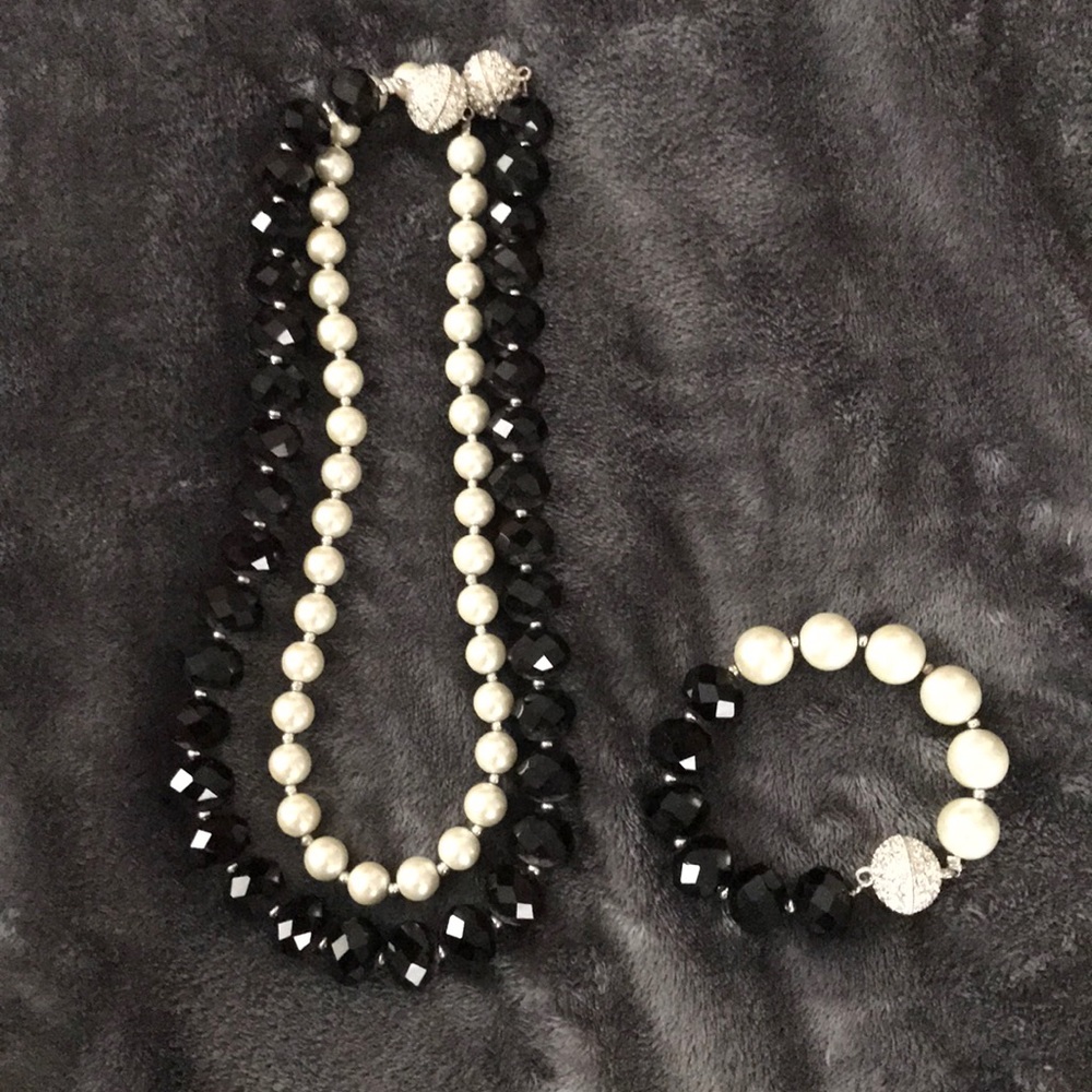 Necklace/ bracelet set